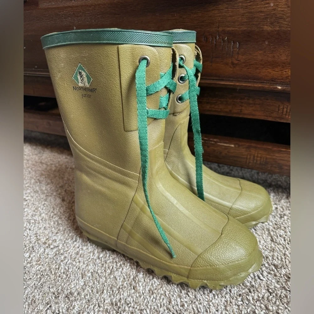 Northerner Junior heavy soled insulated rain boots steel shank farm boots